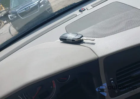 2004 Volvo V70 2.4 из США, поврежденный, VIN YV1SW64A042429186